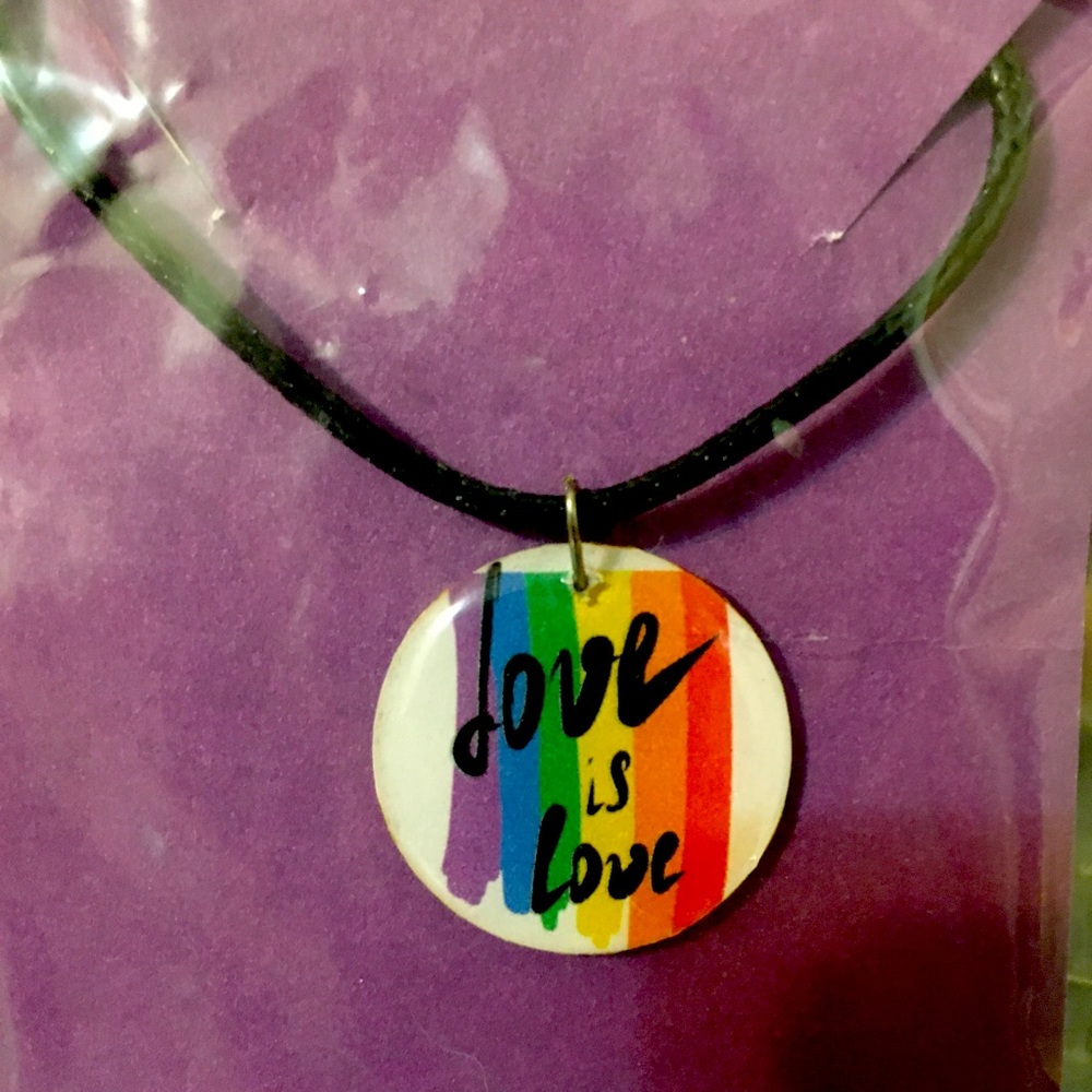 Pride necklace love is love 🏳️‍🌈 ❤️